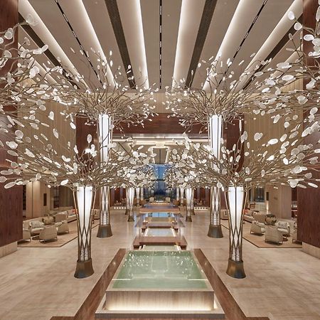 Mandarin Oriental Jumeira, Dubaj Kültér fotó The lobby of the Ritz-Carlton, DIFC