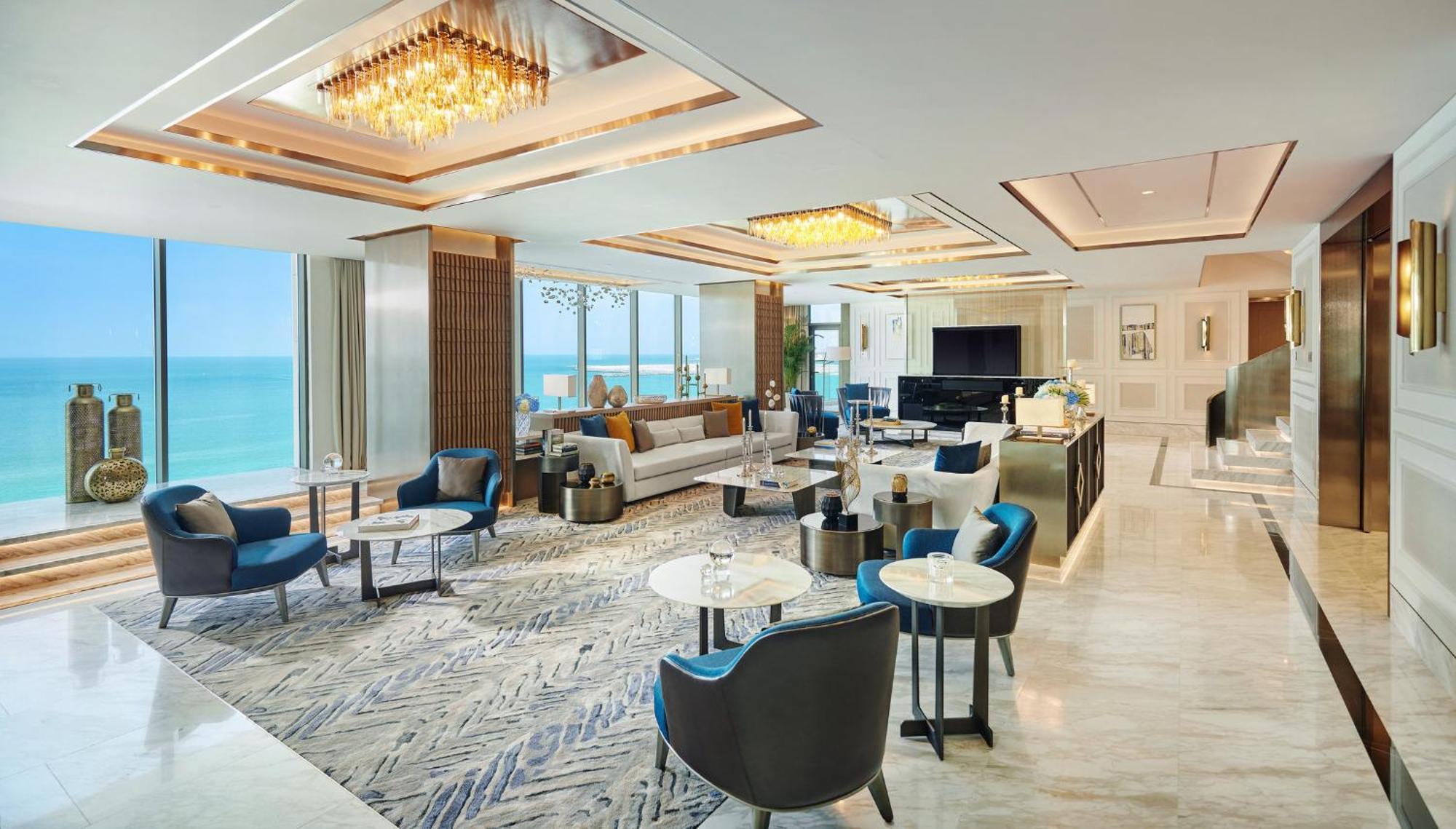 Mandarin Oriental Jumeira, Dubaj Kültér fotó The Club Lounge at the Westin Dubai