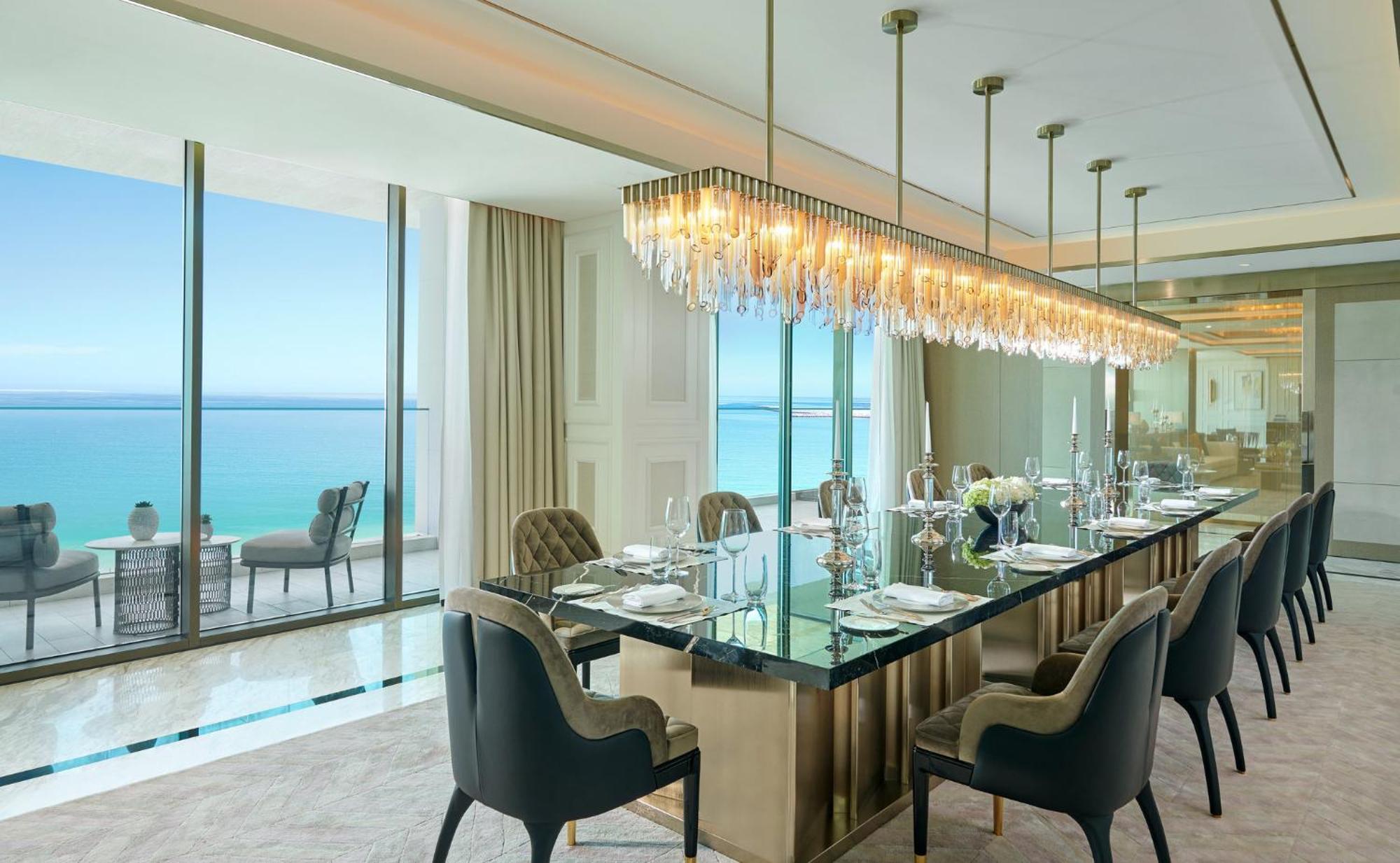 Mandarin Oriental Jumeira, Dubaj Kültér fotó The dining room of a 3-bedroom residence