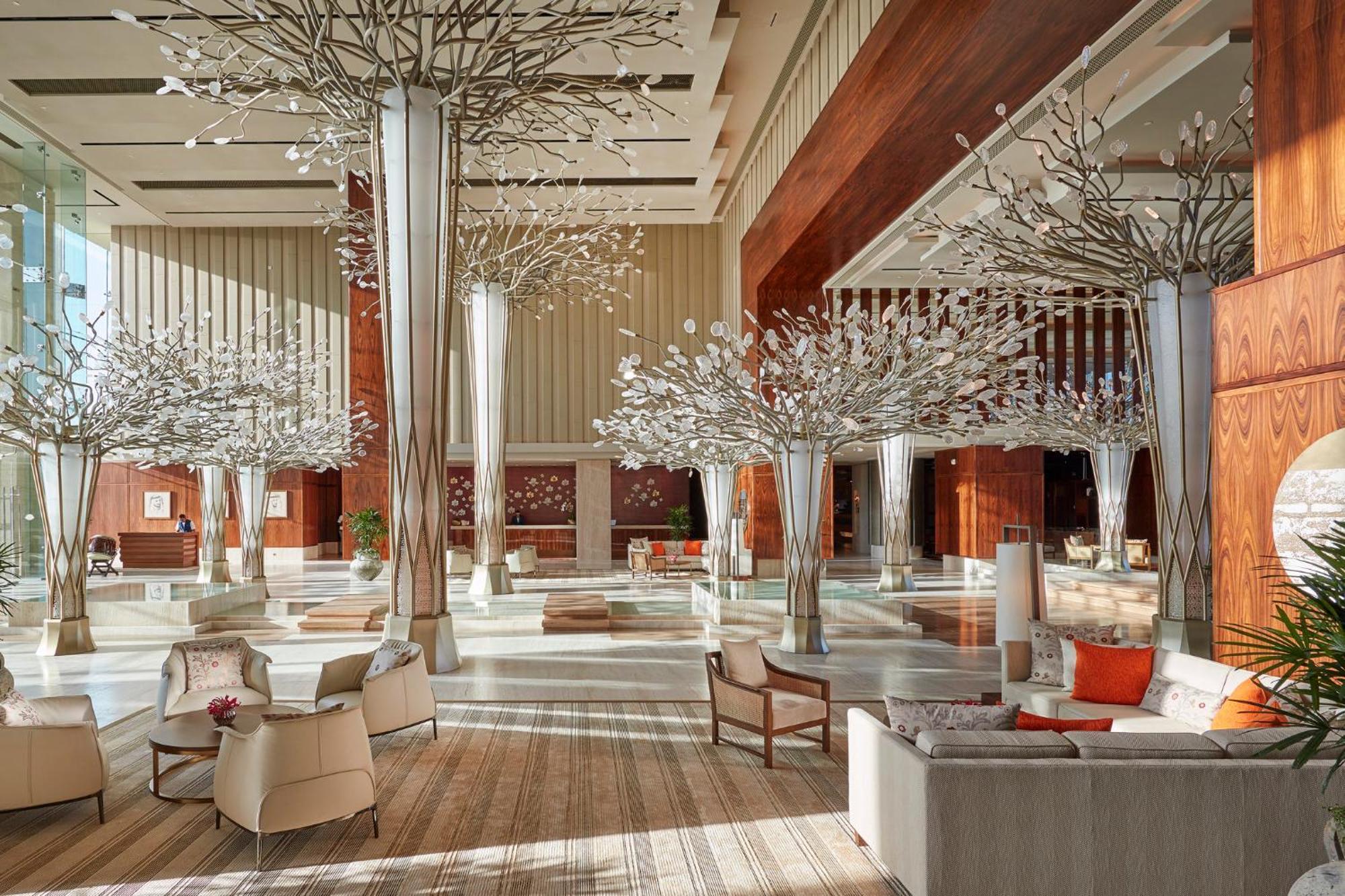 Mandarin Oriental Jumeira, Dubaj Kültér fotó The lobby of the hotel